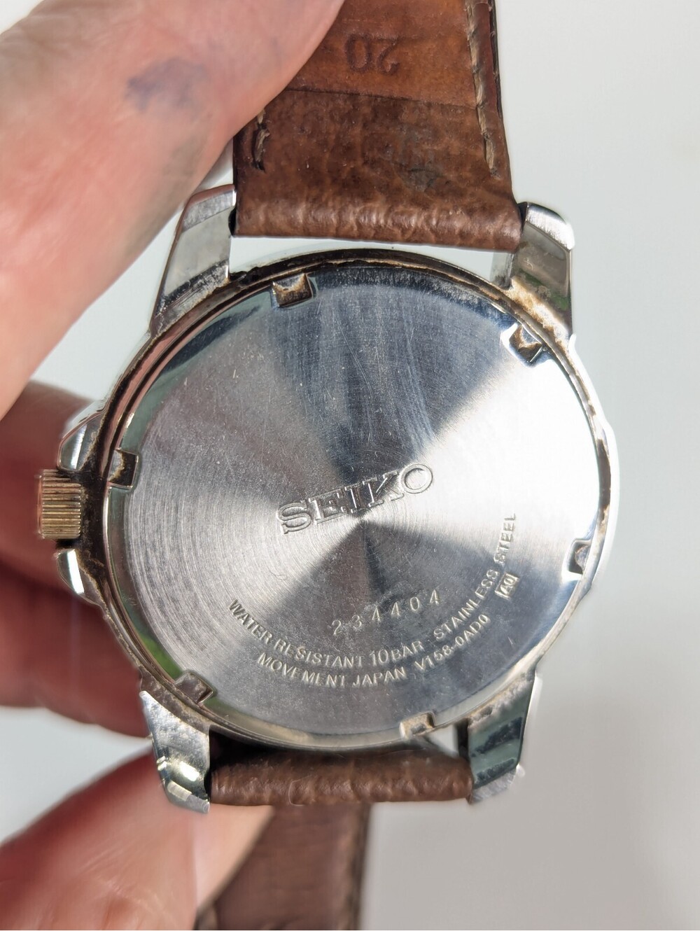 Seiko Solar 100M Men’s Wrist Watch 38MM Day/Date Blue Dial V158-0AD0 Glows Works - Picture 9 of 13